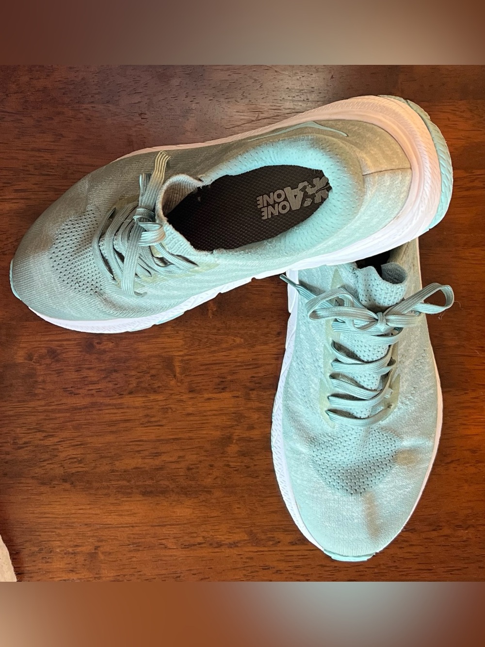 Hoka One One Cavu Profly Athletic Shoes Seafoam Green & White Women’s Sz 9 EUC